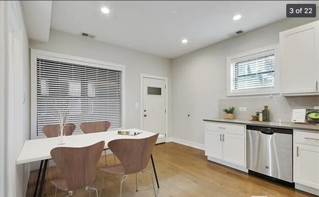 Photo - 3350 N Kenmore Ave Unidad CH3