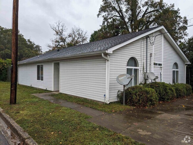 Building Photo - 728 W Brevard St Rental