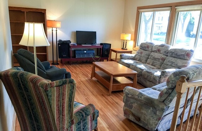 Photo - 2571 Crown Hill Ct