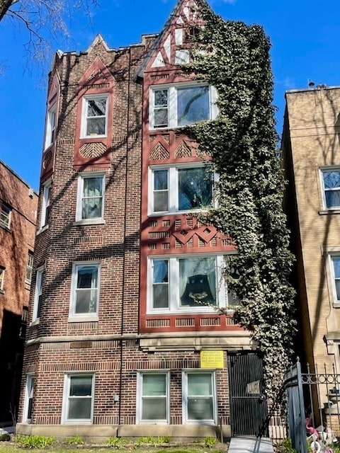 Building Photo - 2042 W Farragut Ave Unit 2S Rental