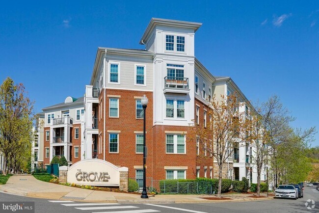 Building Photo - 2321 25th St S Unit 2-401 Rental