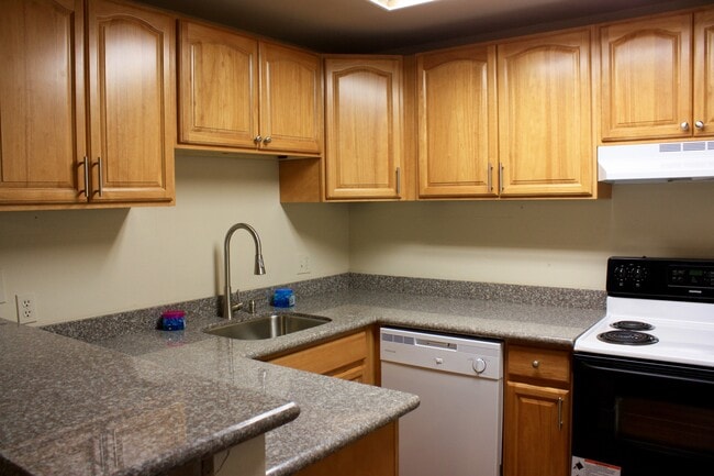 Building Photo - 7725 Timber Hill Dr Unit A