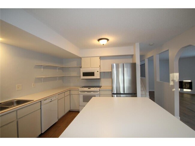 Photo - 5545 Shorewood Ln