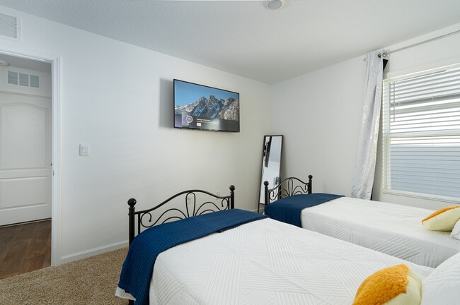 Photo - 17 Evermore Ct