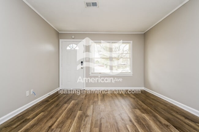 Photo - 114 Ravenwood Way