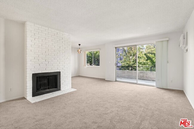 Building Photo - 1457 Butler Ave Unit 6 Rental