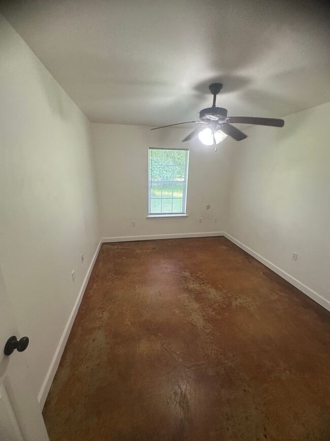 42663 Edgewater Ln Unit B