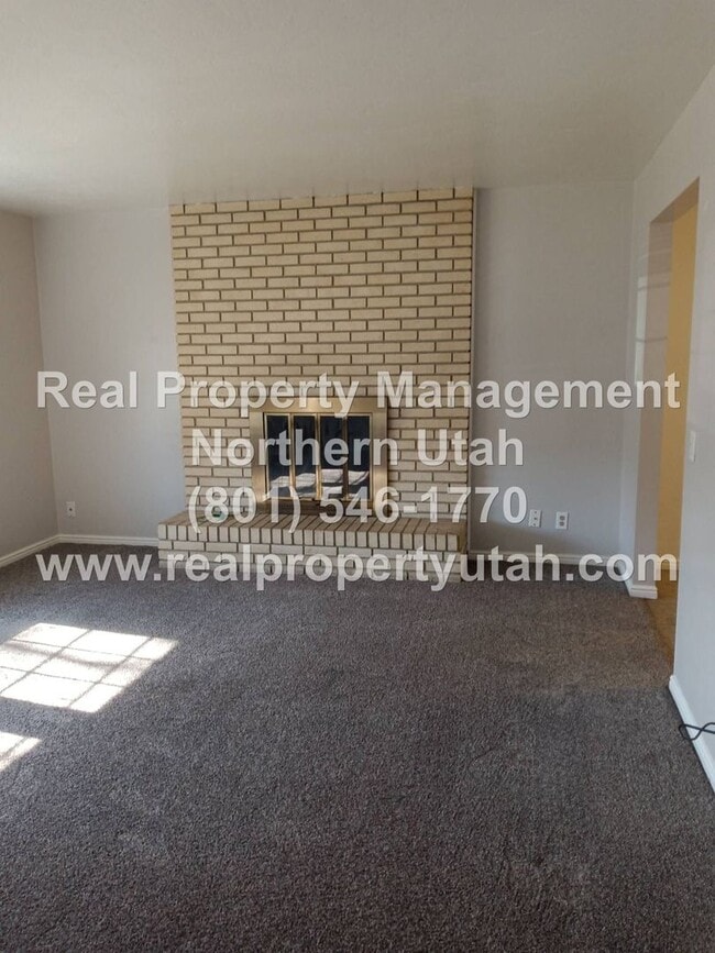 Photo - 4 Bedroom 2 Bath House in Layton