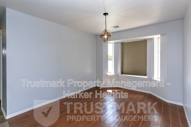 Photo - 320 Armadillo Ln