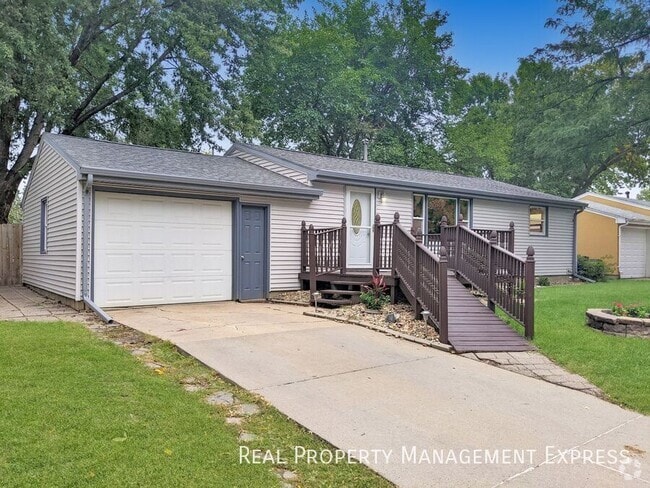 Building Photo - Cozy 3 Bedroom 1 Bathroom in Western Sioux... Rental