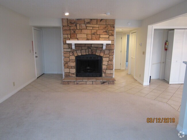 Building Photo - 2 bedroom condo in Osage Beach