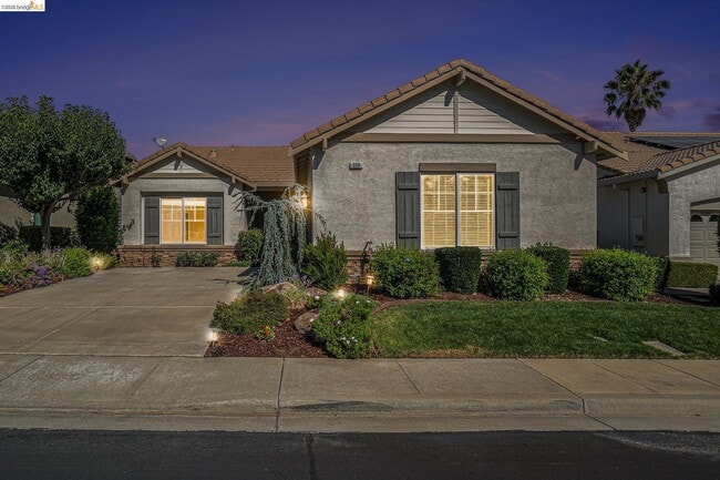 Photo - 599 Pomona Dr