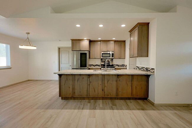 Photo - 709 E Ave K
