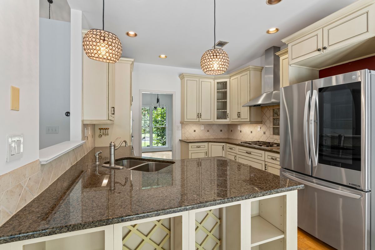 Photo - 1249 McLendon Dr