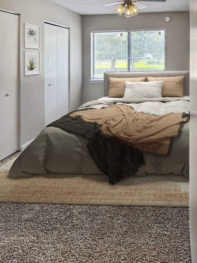 Photo - Central Oaks Apartments