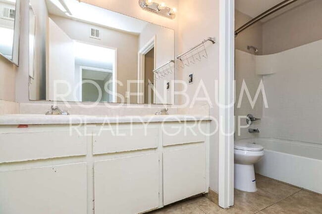 Photo - 410 E 9th Ave Unidad 17