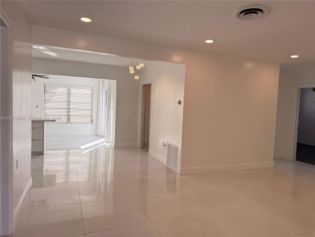 Photo - 2813 Bahama Dr