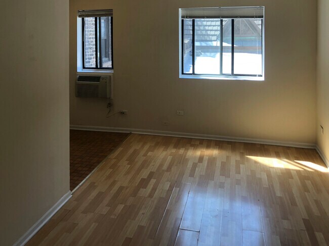 Photo - 1430 N Dearborn St