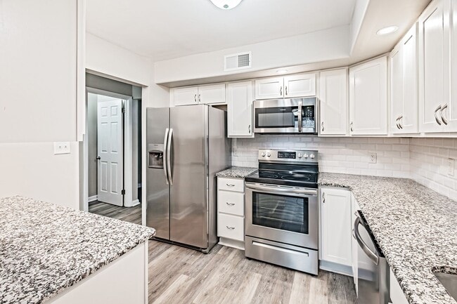 Photo - 2204 Olden Ave