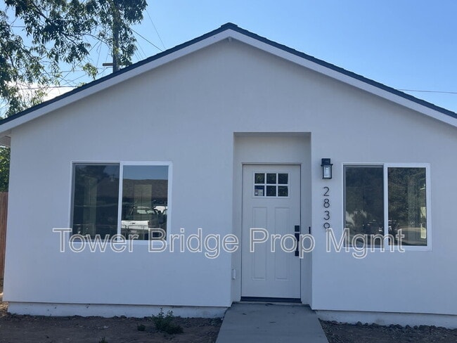 Building Photo - 2839 Taft St Rental
