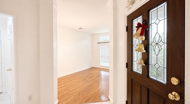 Photo - 423 Blossomwood Dr