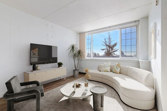 Building Photo - Hillsboro Place