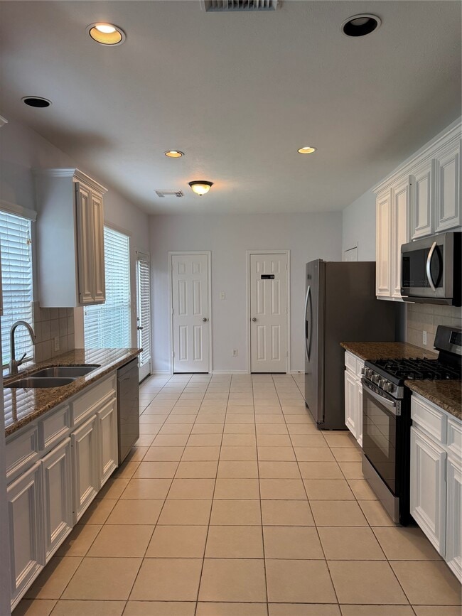 Photo - 3139 Summerland Dr