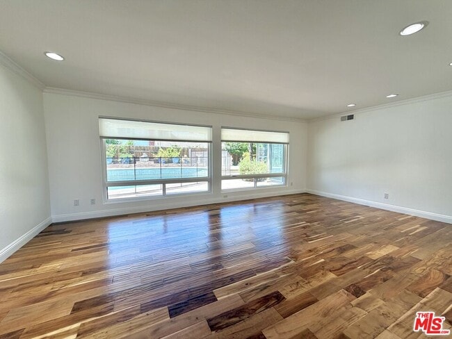 Photo - 1615 Wellington Pl