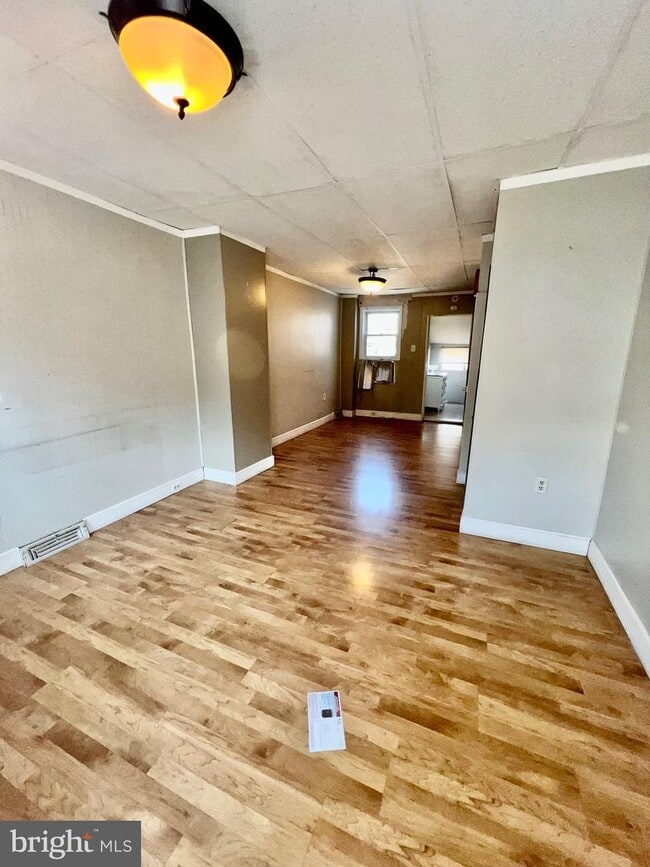 Living Room - 1405 Cotton St