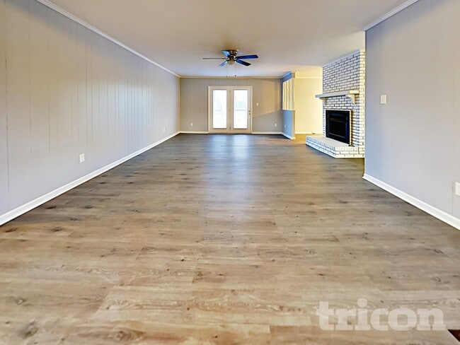 Photo - 605 Colorado Ct