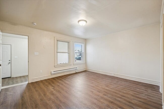 Photo - 1112 Johnson St