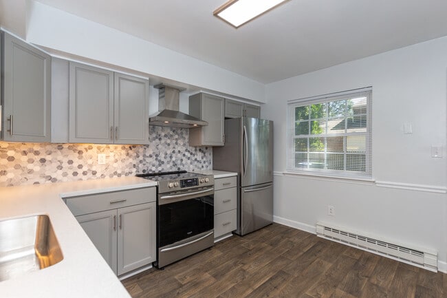 Photo - 9392 Pine Tree Rd