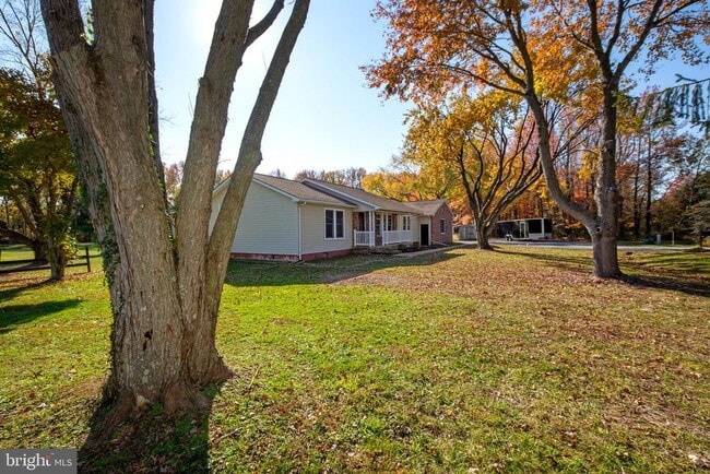 Photo - 105 King George Ct