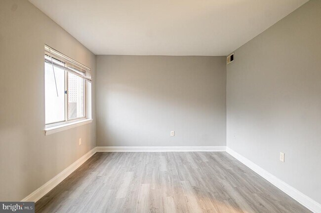 Photo - 12211 Braxfield Ct Unit 7