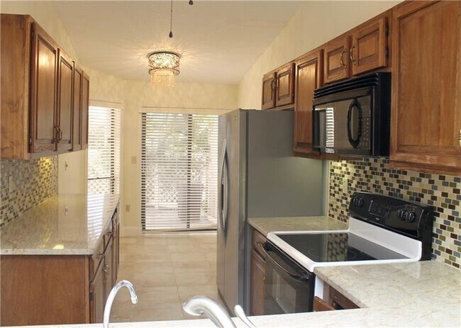 Photo - 6722 Canary Palm Cir