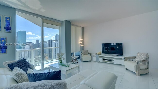 Photo - 253 NE 2nd St Unidad 3509