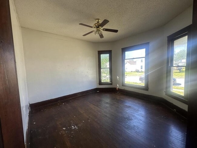 Photo - 710 W 2nd St