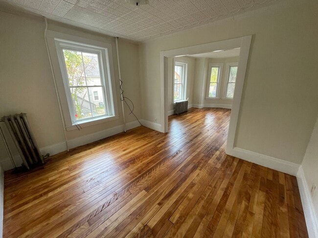 Building Photo - Studio Room Rentals and 2-Bedroom Unit 1B