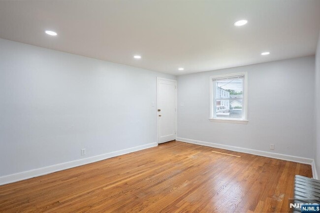 Photo - 18 7th St
