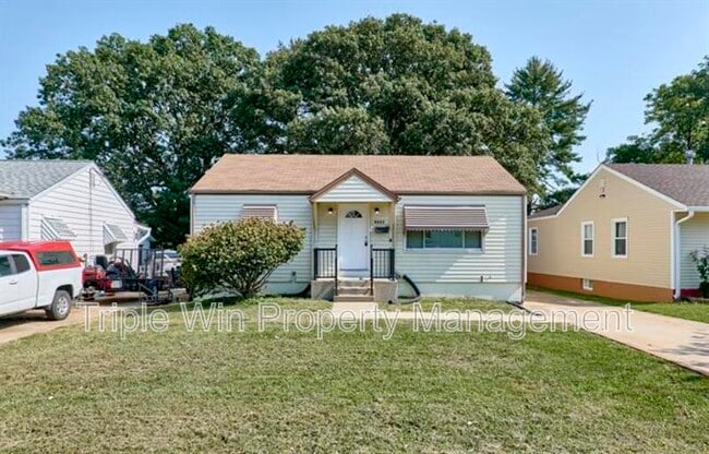 Building Photo - 9823 Meadow View Dr. Rental