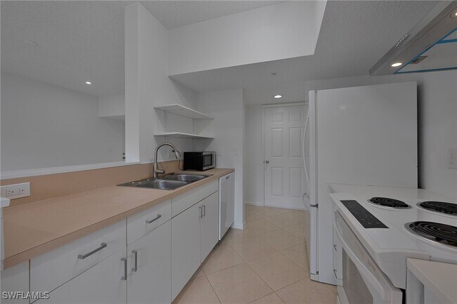 Photo - 1875 Florida Club Dr Unidad 7308