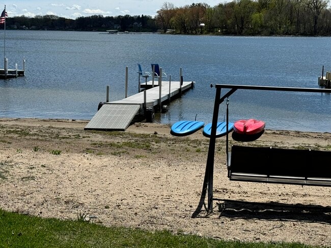 Building Photo - 4542 Hwy 61 N