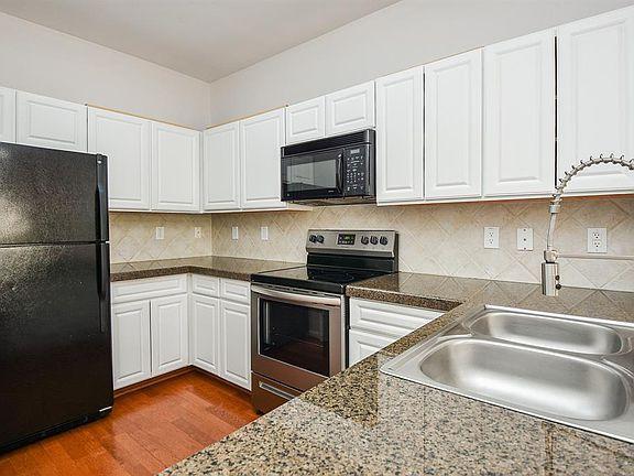 Photo - 1 bedroom in Houston TX 77024 Unit # 53