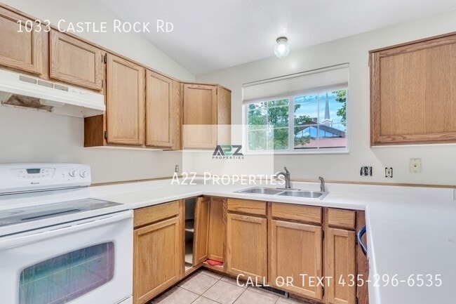 Photo - 1033 Castle Rock Rd