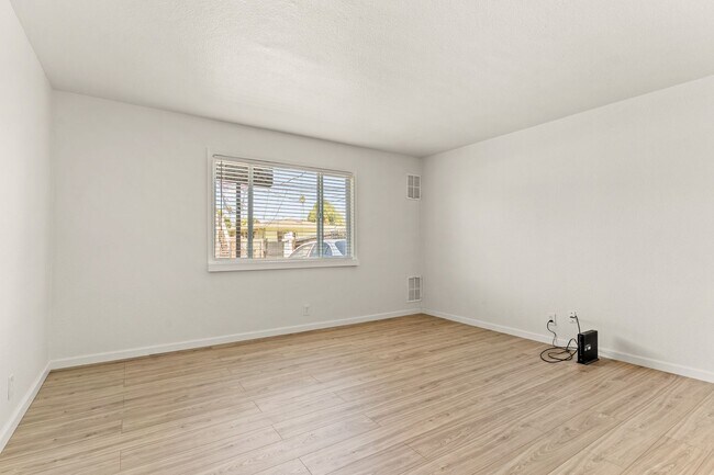 Photo - 642 Douglas Ave Unidad 642 (Downstairs)