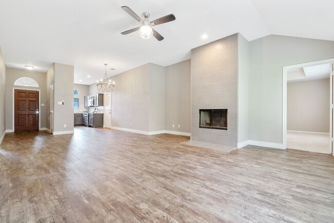 Photo - 7131 Woodland Oaks