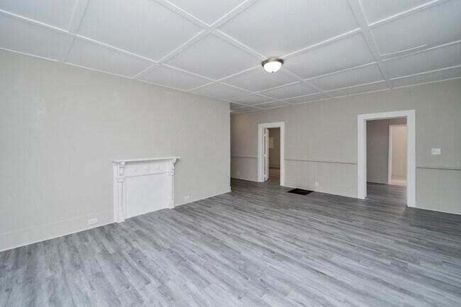 Photo - 233 Alder Ave