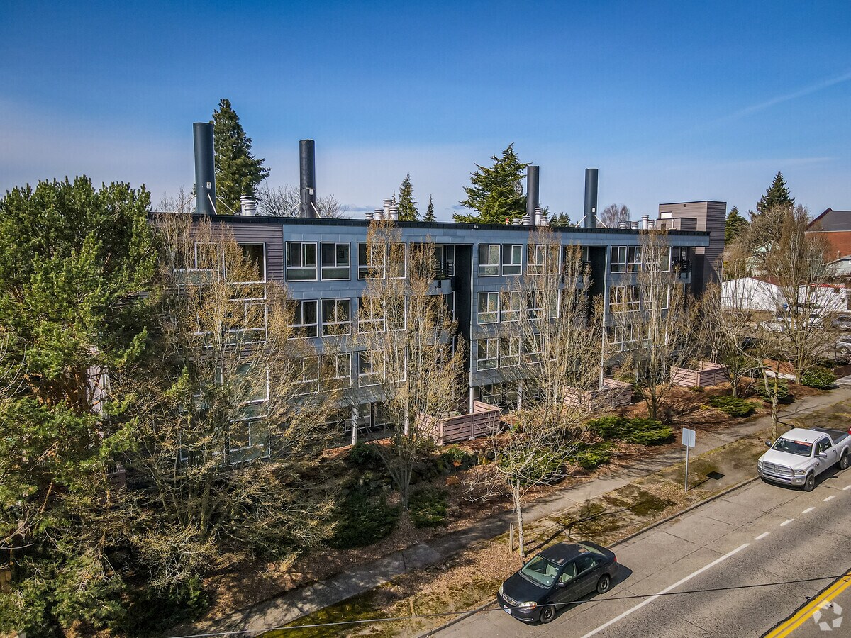 Photo - Holden Manor