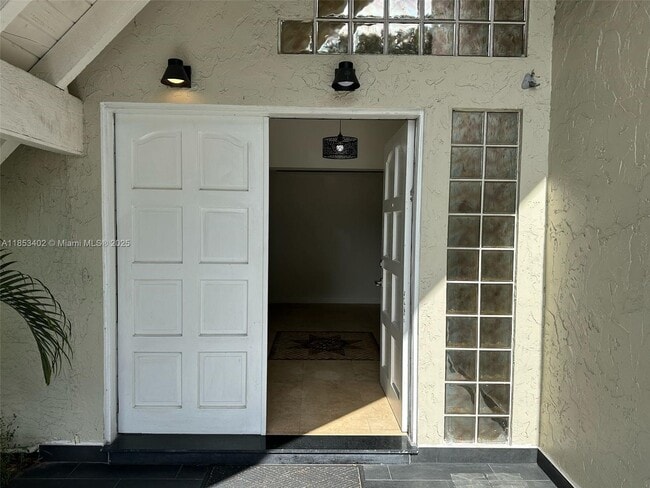 Building Photo - 20605 NE 9th Ct Rental
