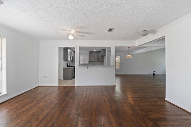 Photo - 500 Shirleen Dr